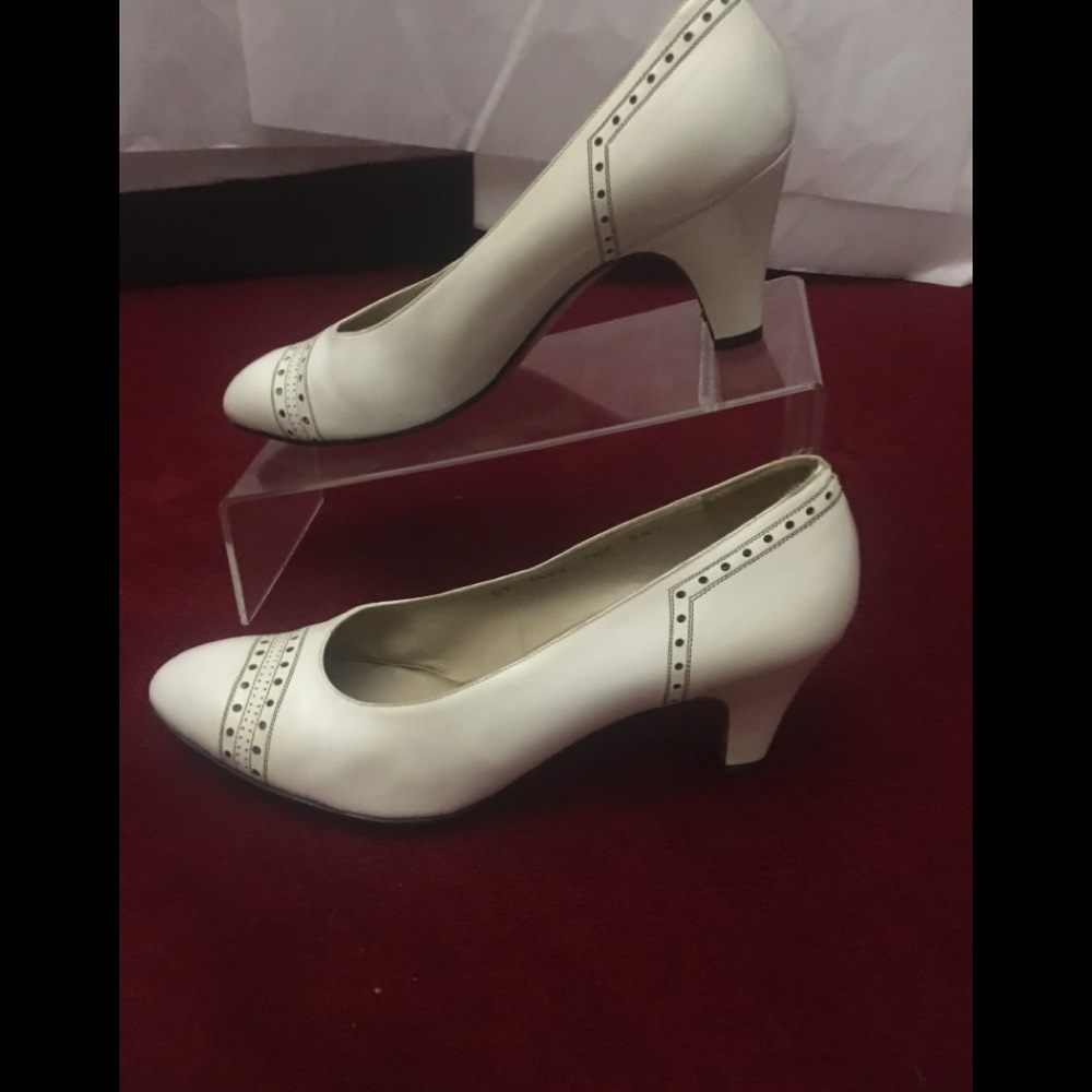 Women’s Size 8 M Ferragamo Pumps